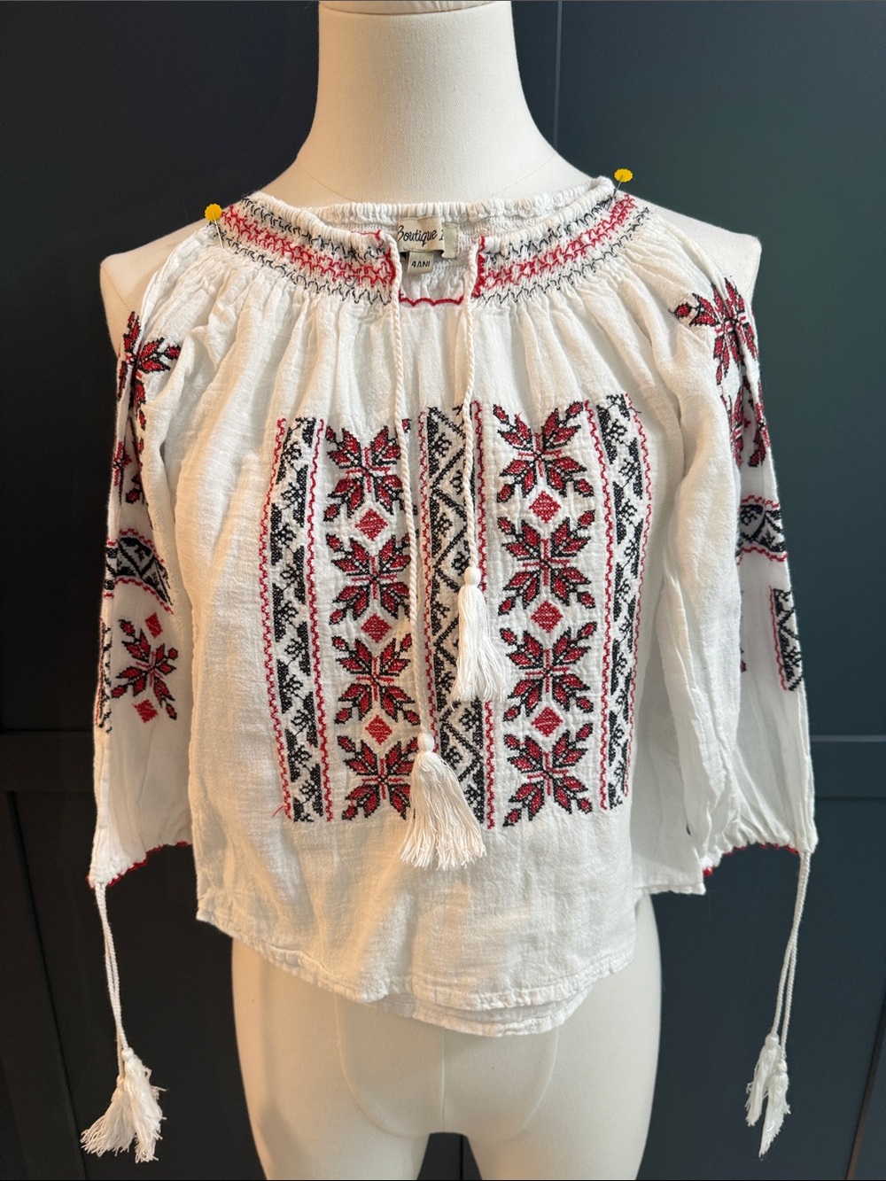 Boutique 17 young girls 4 yr.Embroidered Peasant Top with Red & Black Folk Motif